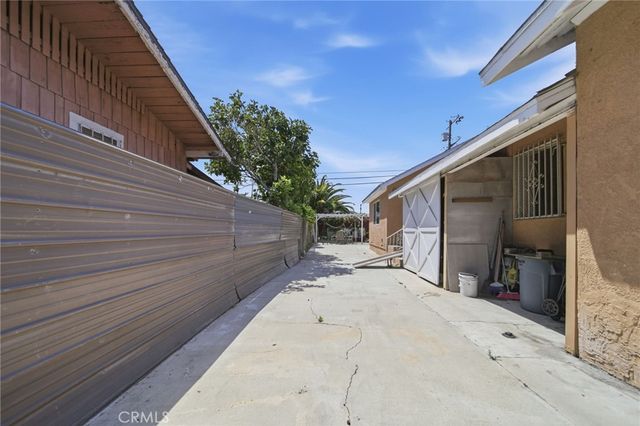 242 W 88th, Los Angeles, CA 90003