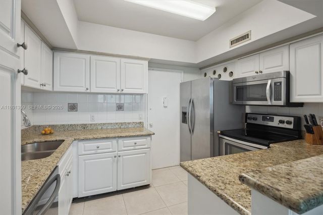 3505 S Ocean Drive 420, Hollywood, FL 33019