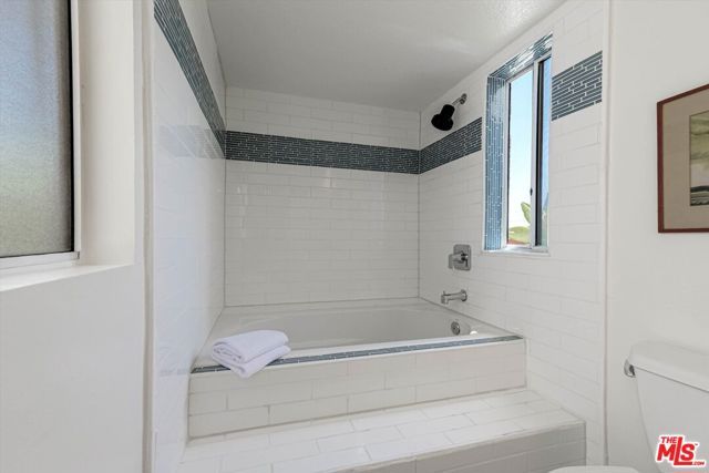 245 Hollister Avenue 1, Santa Monica, CA 90405
