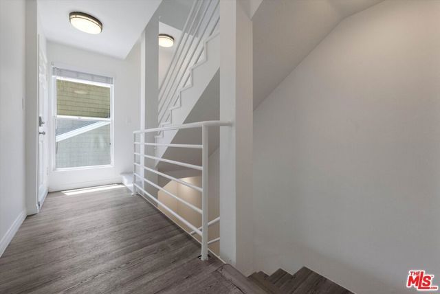 245 Hollister Avenue 1, Santa Monica, CA 90405