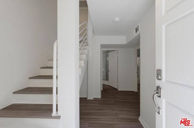 245 Hollister Avenue 1, Santa Monica, CA 90405