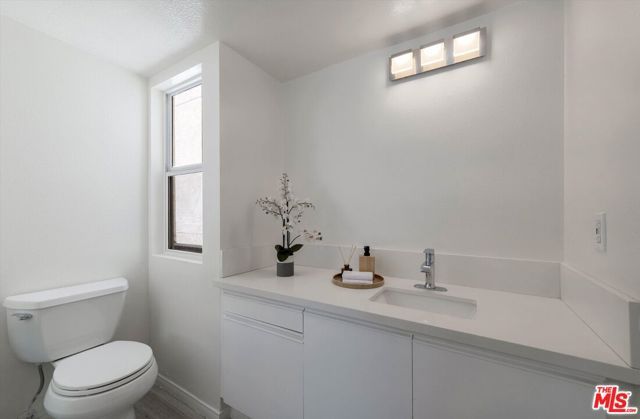 245 Hollister Avenue 1, Santa Monica, CA 90405