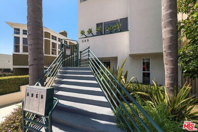 245 Hollister Avenue 1, Santa Monica, CA 90405