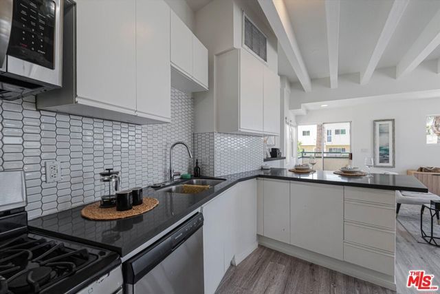 245 Hollister Avenue 1, Santa Monica, CA 90405