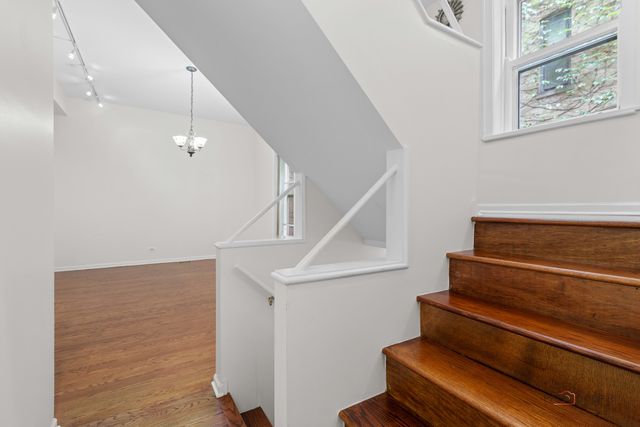 421 W Oakdale Avenue 4, Chicago, IL 60657