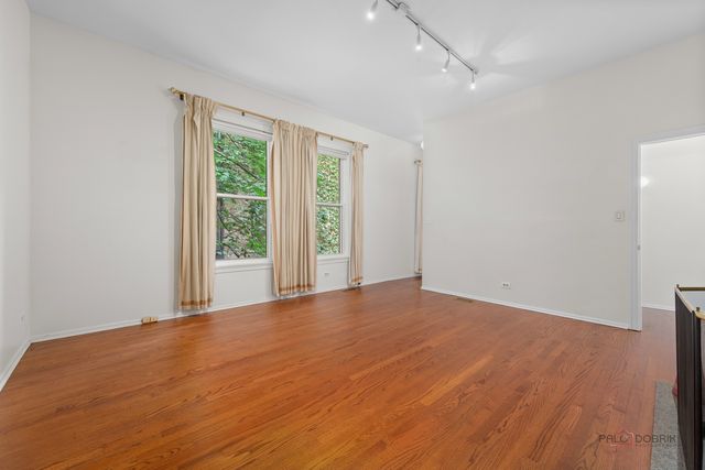421 W Oakdale Avenue 4, Chicago, IL 60657