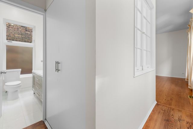 421 W Oakdale Avenue 4, Chicago, IL 60657