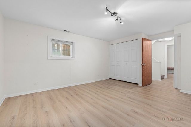 421 W Oakdale Avenue 4, Chicago, IL 60657