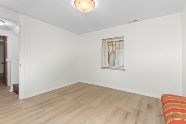 421 W Oakdale Avenue 4, Chicago, IL 60657