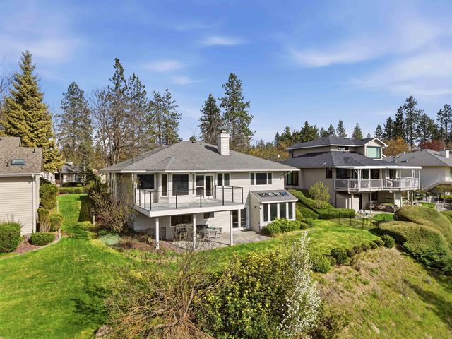 6407 N Park View Ln, Spokane, WA 99205