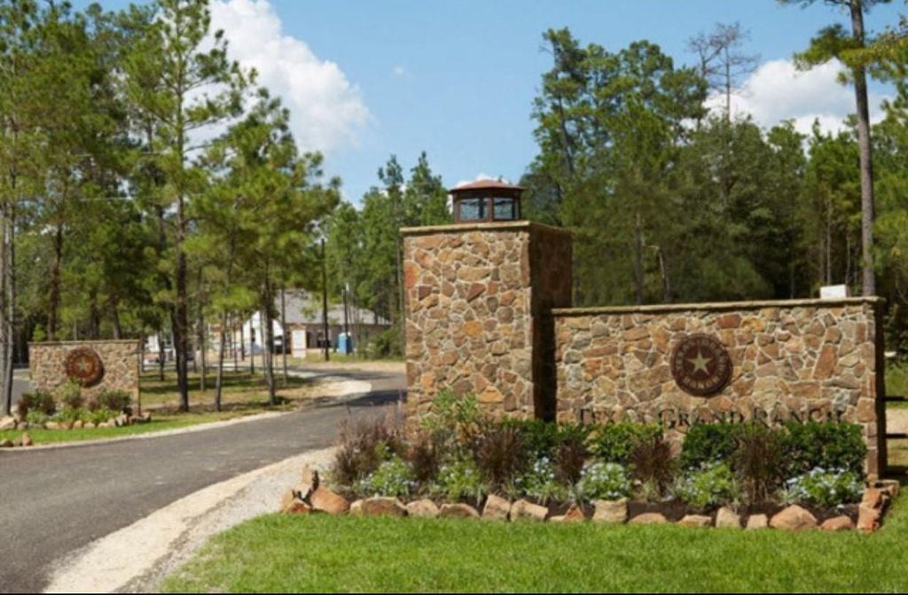 3b-1-76 Winchester Road, Huntsville, TX 77340