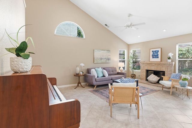 2100 Cobblestone Manor, Modesto, CA 95355