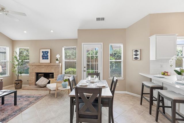 2100 Cobblestone Manor, Modesto, CA 95355