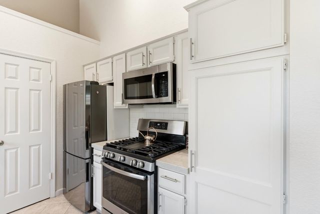 2100 Cobblestone Manor, Modesto, CA 95355