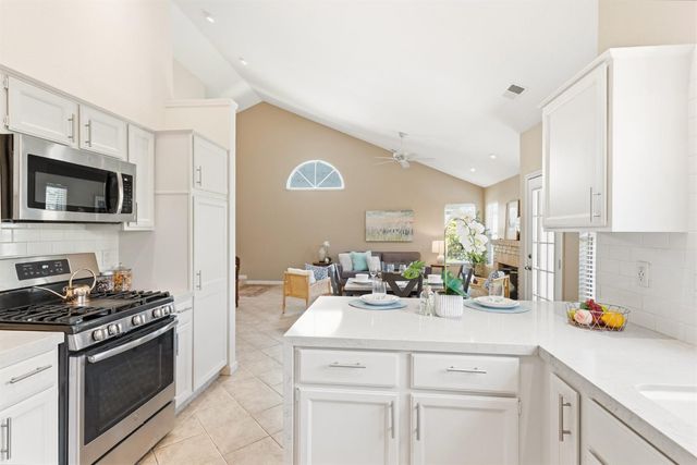 2100 Cobblestone Manor, Modesto, CA 95355