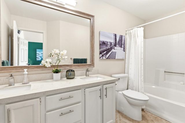 2100 Cobblestone Manor, Modesto, CA 95355