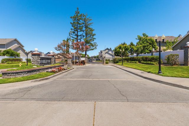 2100 Cobblestone Manor, Modesto, CA 95355