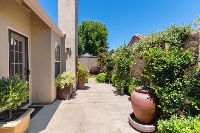 2100 Cobblestone Manor, Modesto, CA 95355