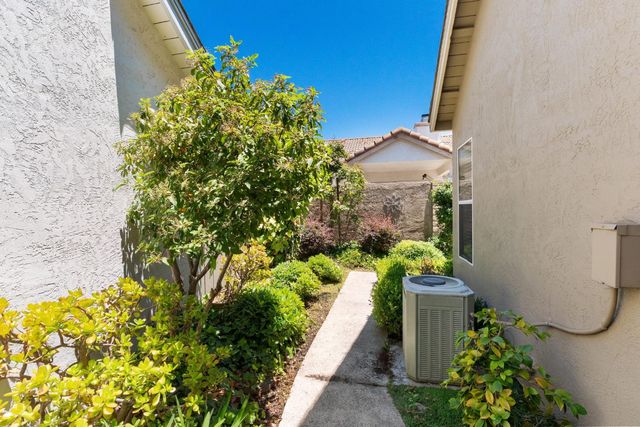 2100 Cobblestone Manor, Modesto, CA 95355