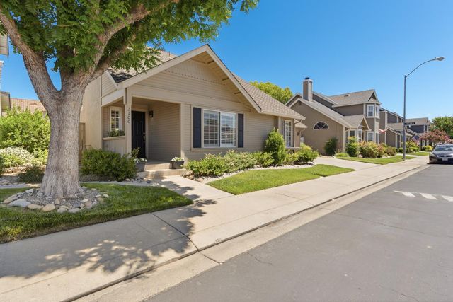 2100 Cobblestone Manor, Modesto, CA 95355