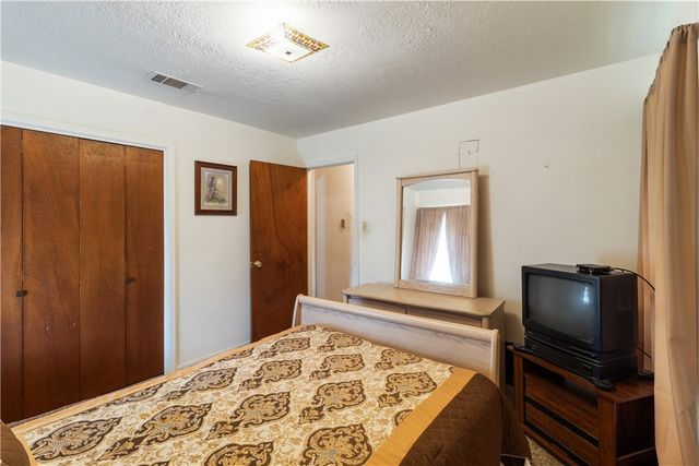 401 North San Marcos Street, Hearne, TX 77859