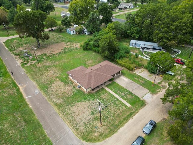 401 North San Marcos Street, Hearne, TX 77859