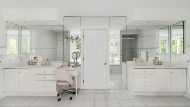 421 Waverley Ave, Newton, MA 02458