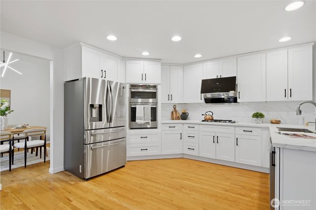 25024 SE 41st Drive, Sammamish, WA 98029