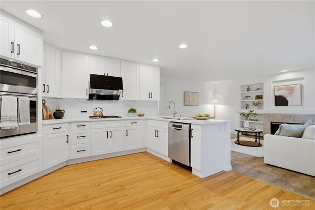 25024 SE 41st Drive, Sammamish, WA 98029