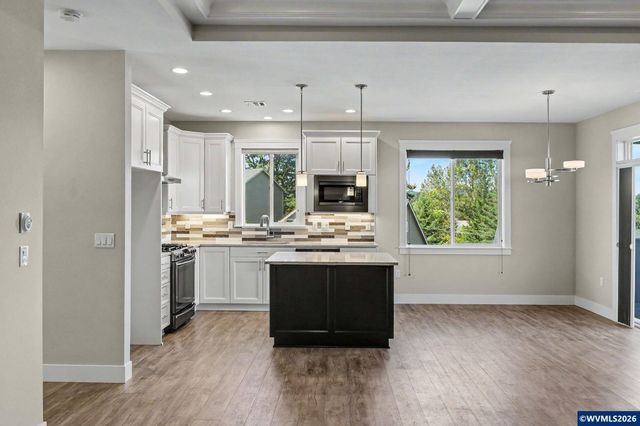 101 Rolling Hills Av SE, Salem, OR 97306
