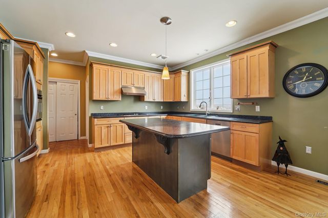 32 Mansion Ridge Boulevard, Monroe, NY 10950