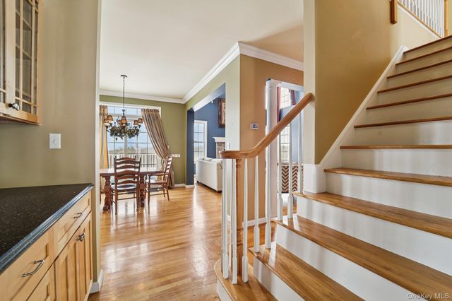 32 Mansion Ridge Boulevard, Monroe, NY 10950