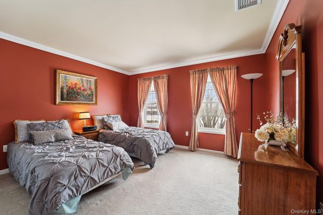 32 Mansion Ridge Boulevard, Monroe, NY 10950