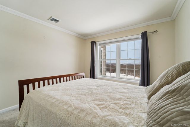 32 Mansion Ridge Boulevard, Monroe, NY 10950