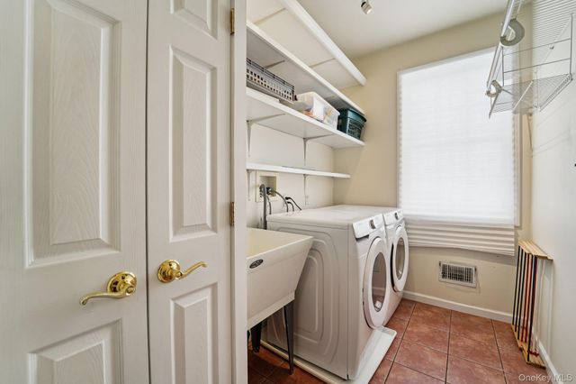 32 Mansion Ridge Boulevard, Monroe, NY 10950