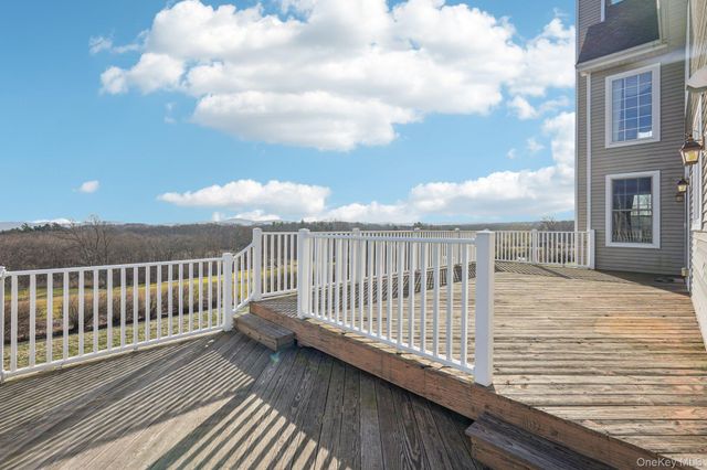 32 Mansion Ridge Boulevard, Monroe, NY 10950