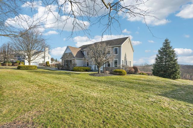 32 Mansion Ridge Boulevard, Monroe, NY 10950