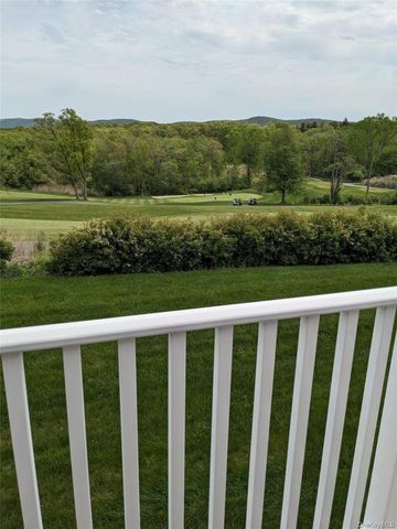 32 Mansion Ridge Boulevard, Monroe, NY 10950