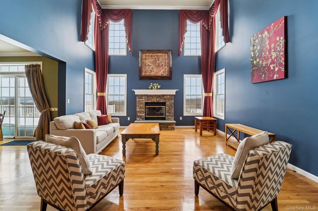 32 Mansion Ridge Boulevard, Monroe, NY 10950