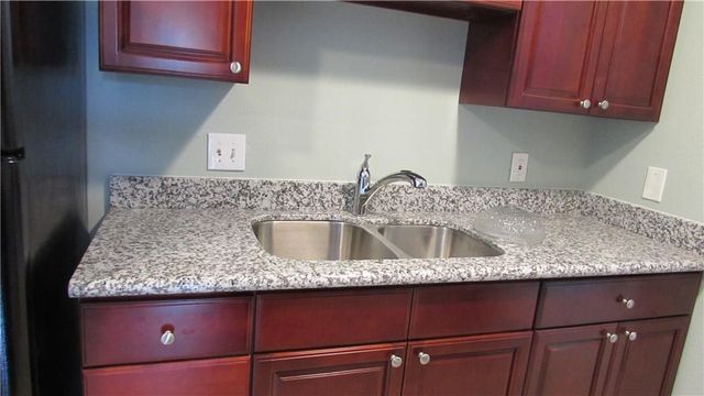 2208 Mission Hill DR 102, Austin, TX 78741