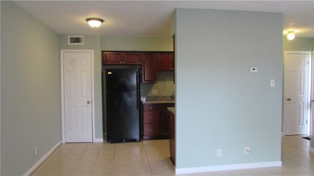 2208 Mission Hill DR 102, Austin, TX 78741