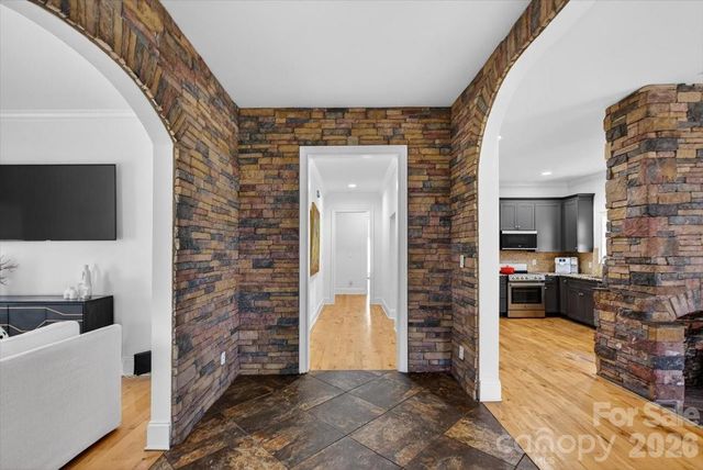 1001 Parkwood Avenue, Charlotte, NC 28205