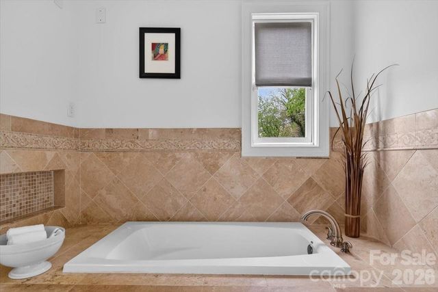 1001 Parkwood Avenue, Charlotte, NC 28205