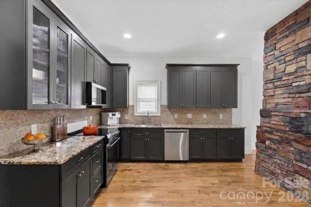 1001 Parkwood Avenue, Charlotte, NC 28205