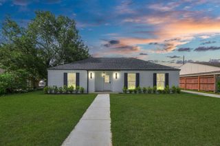 6249 Locke Lane, Houston, TX 77057