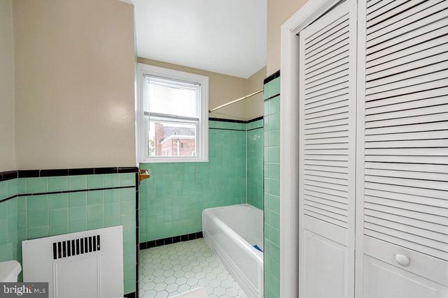 293 WABASH AVE, Lansdowne, PA 19050