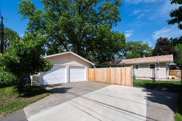 707 2nd Avenue NE, Saint Cloud, MN 56304