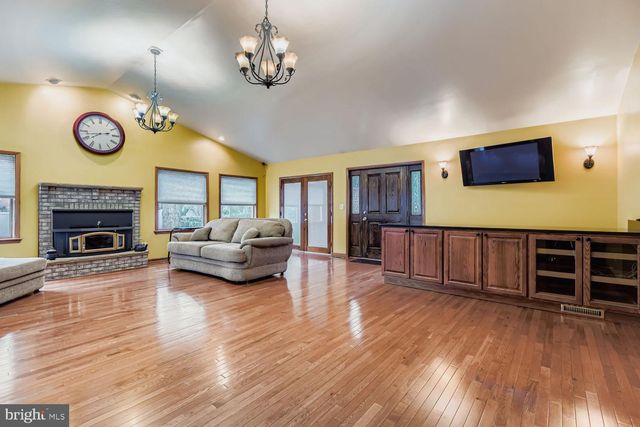 7406 POPLAR AVE, Baltimore, MD 21224