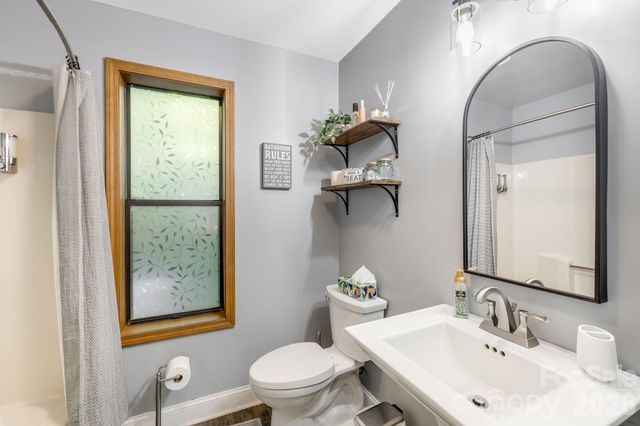 169 Viking Trail, Hendersonville, NC 28739