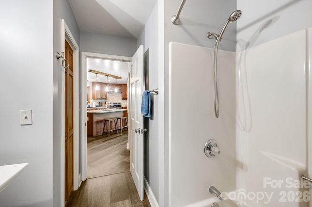 169 Viking Trail, Hendersonville, NC 28739